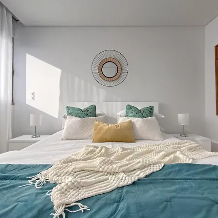 Casa Urban Coastal - Center Apartment