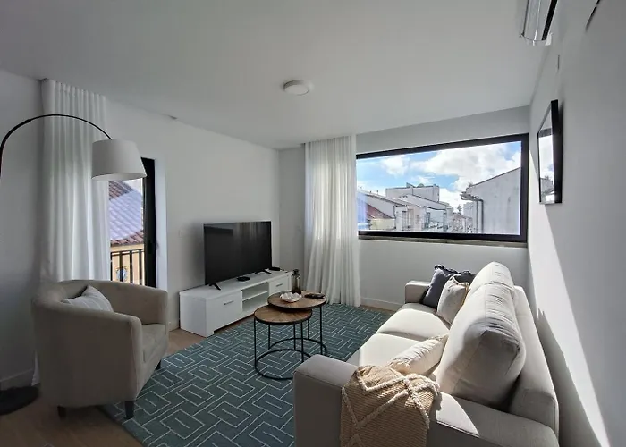 Casa Urban Coastal - Center * Πόντα Ντελγκάντα