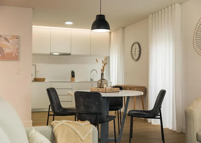 Casa Urban Coastal - Center * Πόντα Ντελγκάντα